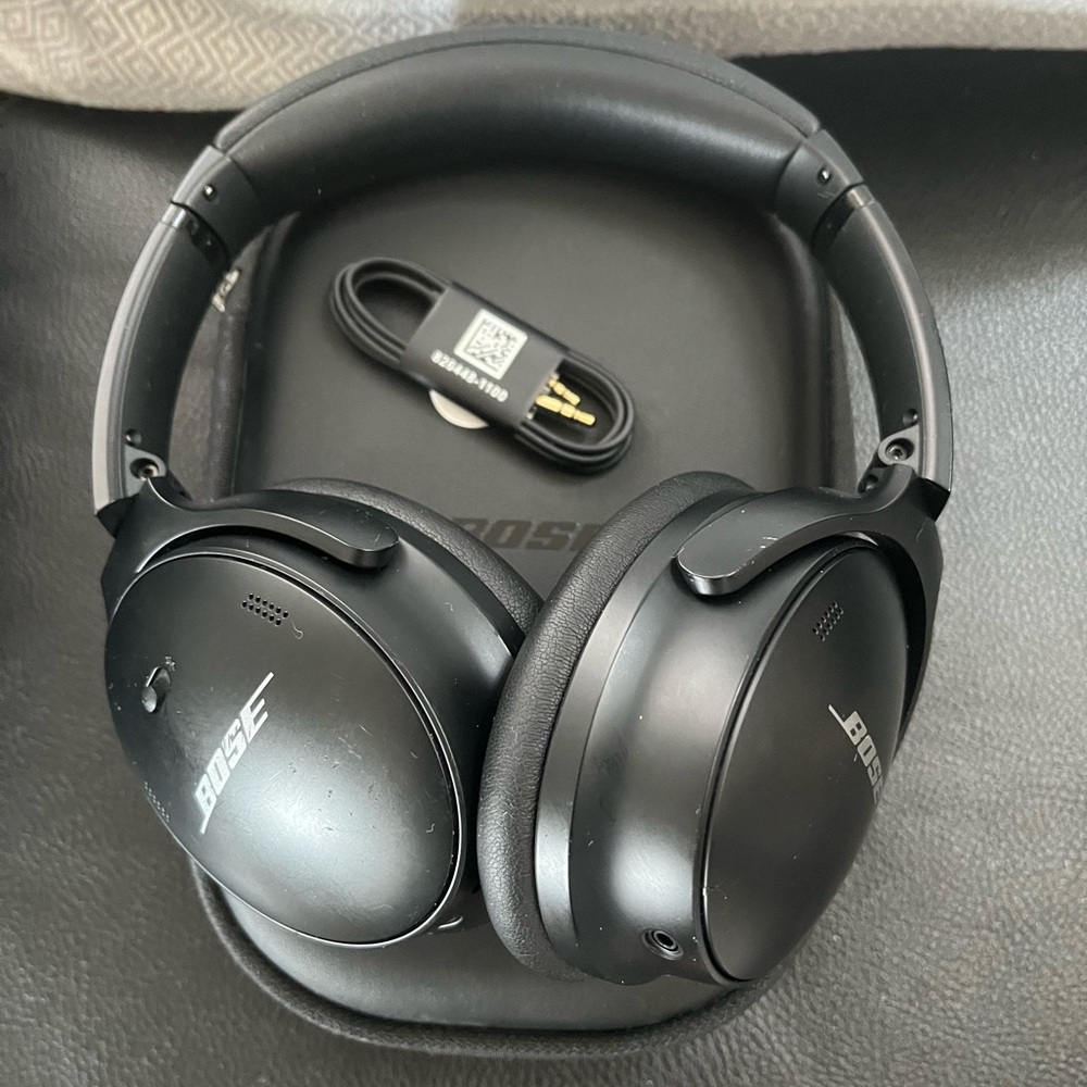 Bose Black QuietComfort Wireless Headphones